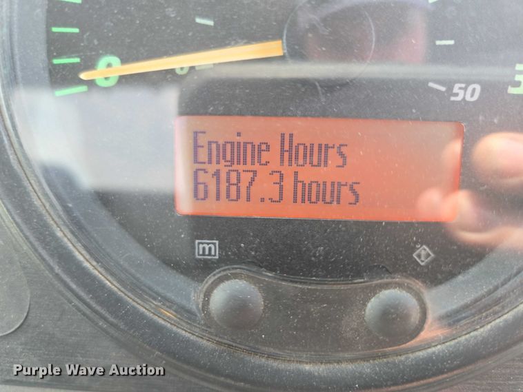 image for item DX7264 2013 Elgin Pelican Series NP street sweeper