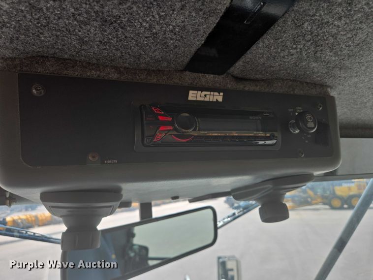 image for item DX7264 2013 Elgin Pelican Series NP street sweeper