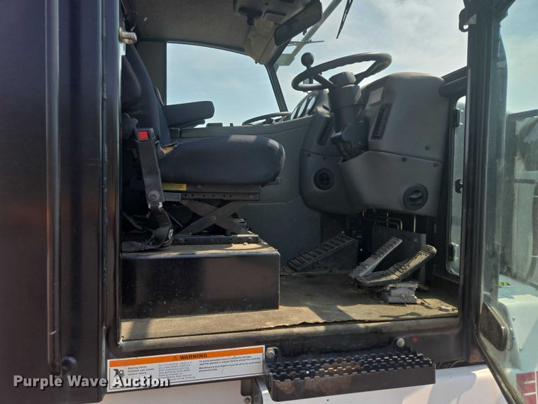 image for item DX7264 2013 Elgin Pelican Series NP street sweeper