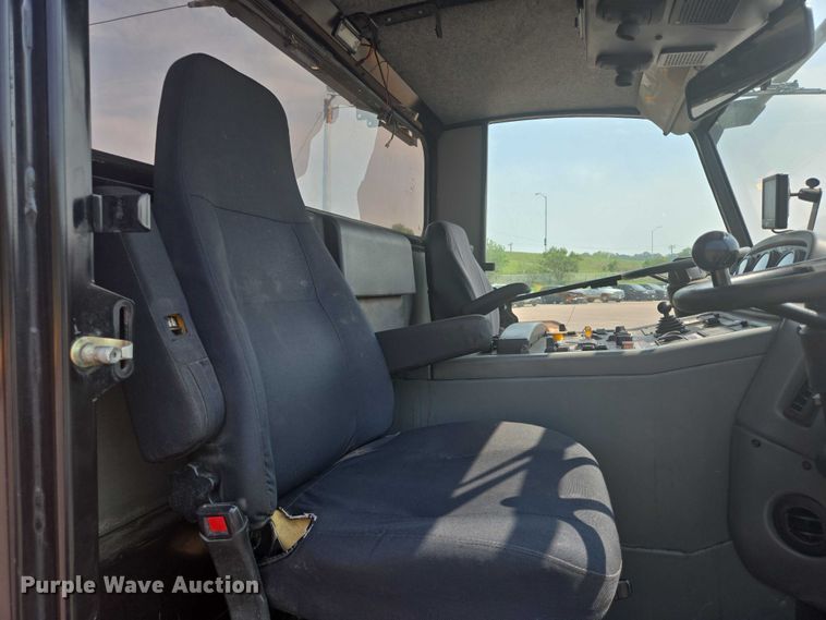 image for item DX7264 2013 Elgin Pelican Series NP street sweeper