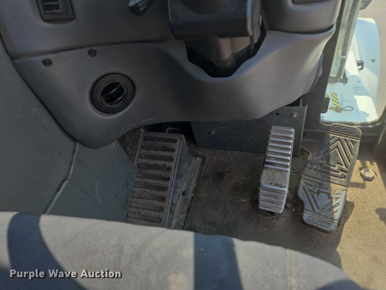 image for item DX7264 2013 Elgin Pelican Series NP street sweeper