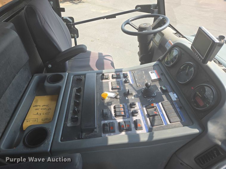 image for item DX7264 2013 Elgin Pelican Series NP street sweeper