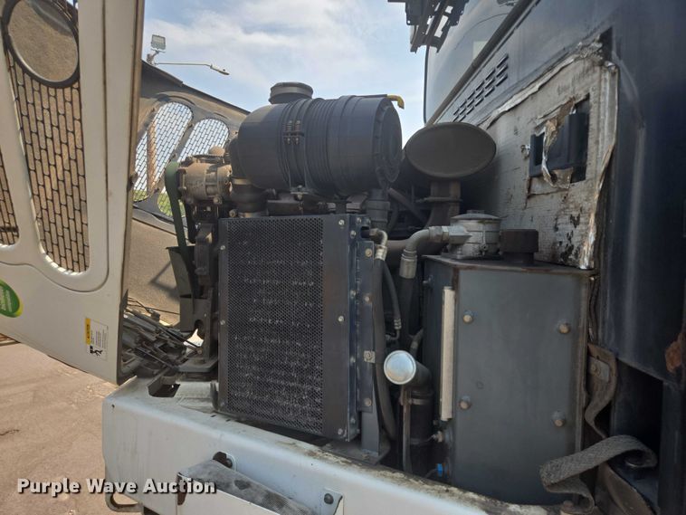 image for item DX7264 2013 Elgin Pelican Series NP street sweeper