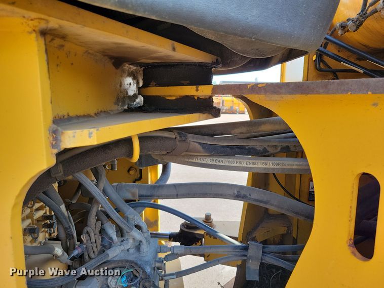 image for item DX7265 2012 John Deere  624K wheel loader