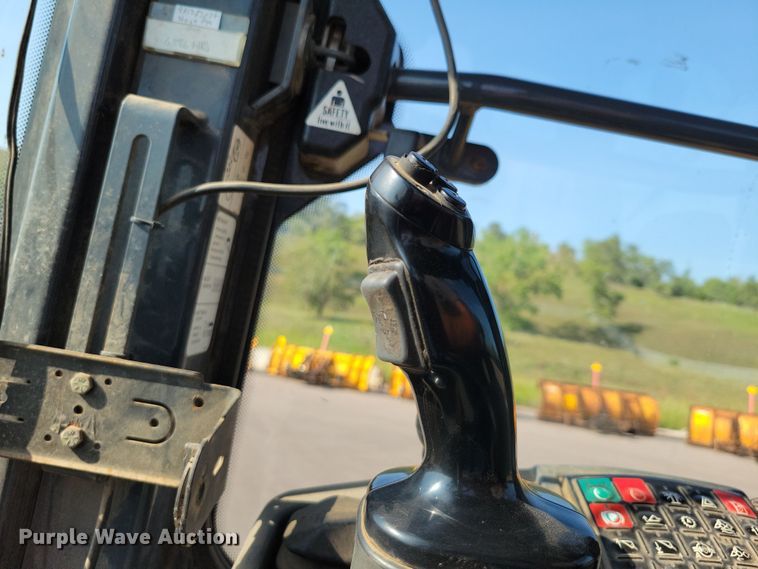 image for item DX7265 2012 John Deere  624K wheel loader