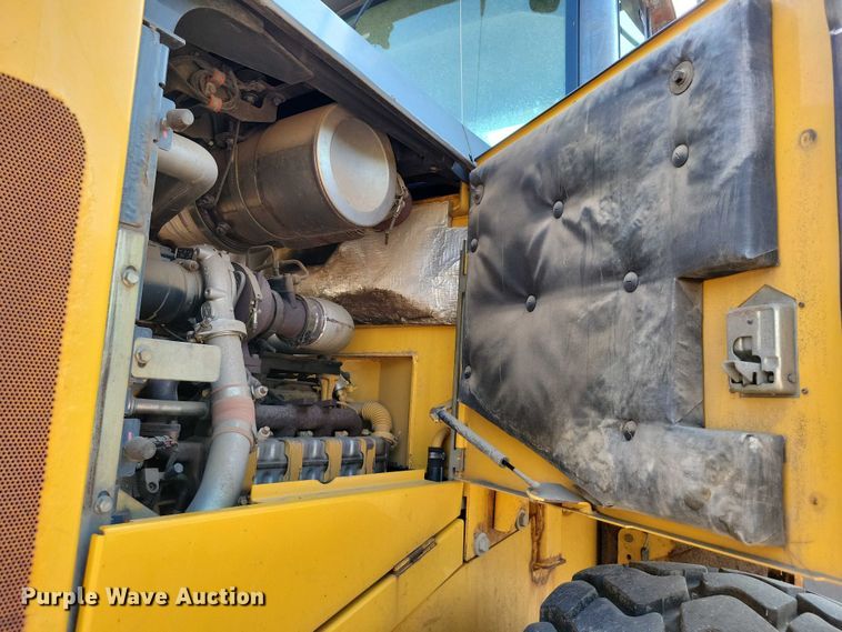 image for item DX7265 2012 John Deere  624K wheel loader