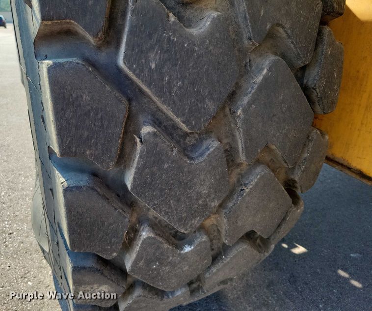 image for item DX7265 2012 John Deere  624K wheel loader