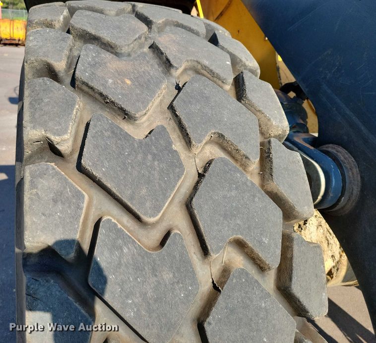 image for item DX7265 2012 John Deere  624K wheel loader