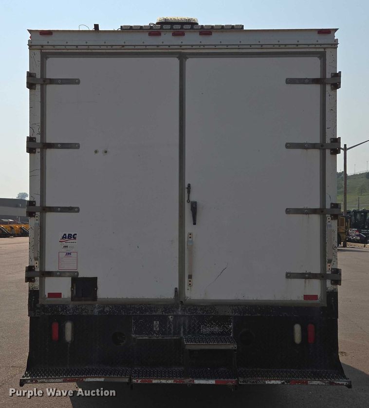 image for item DX7267 2009 Ford F550 box truck