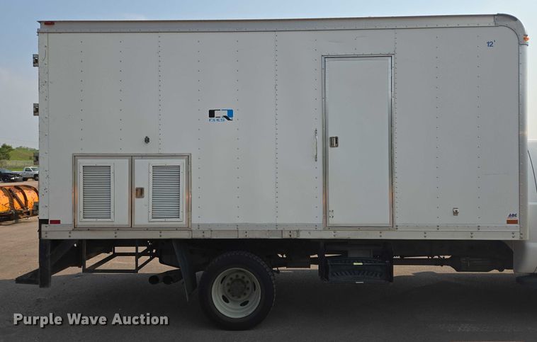 image for item DX7267 2009 Ford F550 box truck
