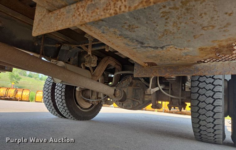 image for item DX7267 2009 Ford F550 box truck