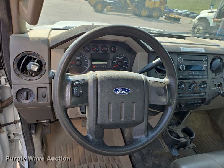 image for item DX7267 2009 Ford F550 box truck