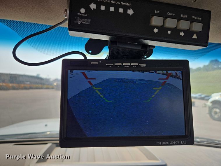 image for item DX7267 2009 Ford F550 box truck