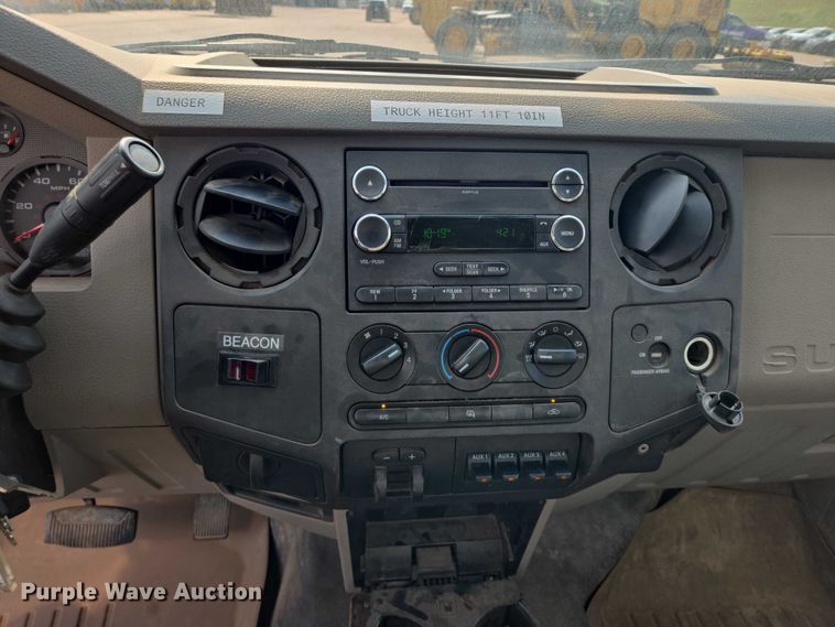 image for item DX7267 2009 Ford F550 box truck