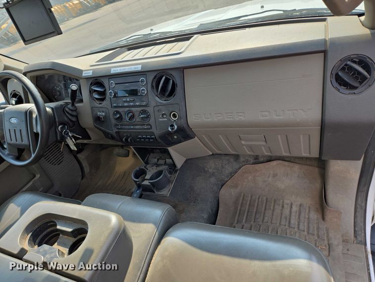 image for item DX7267 2009 Ford F550 box truck