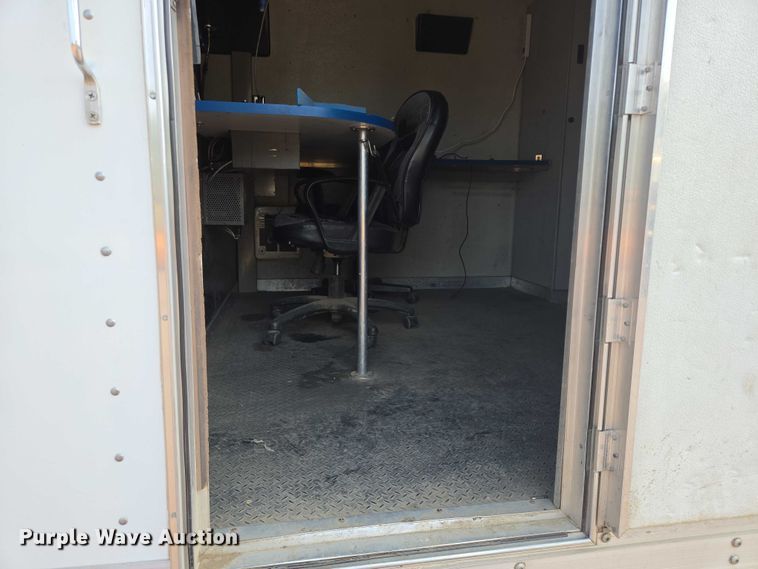 image for item DX7267 2009 Ford F550 box truck