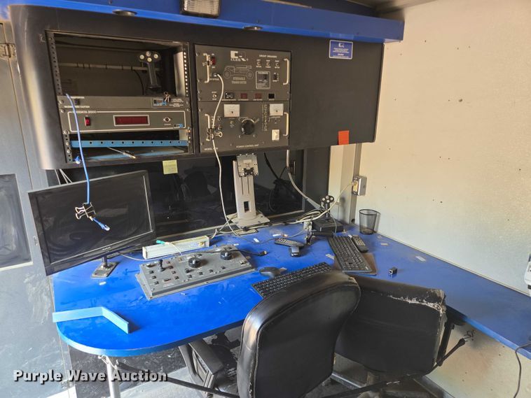 image for item DX7267 2009 Ford F550 box truck