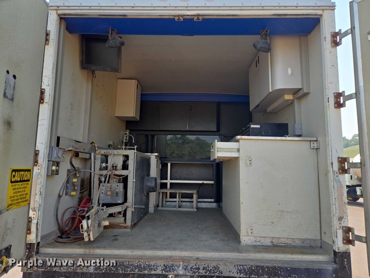 image for item DX7267 2009 Ford F550 box truck