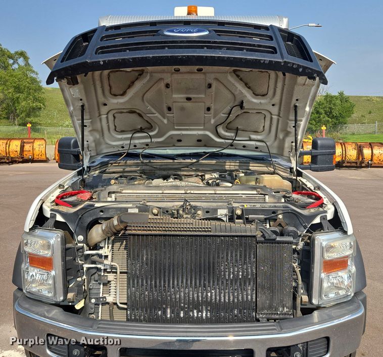 image for item DX7267 2009 Ford F550 box truck