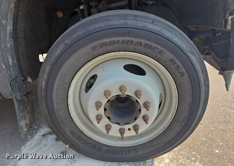 image for item DX7267 2009 Ford F550 box truck