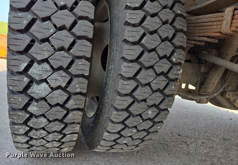 image for item DX7267 2009 Ford F550 box truck