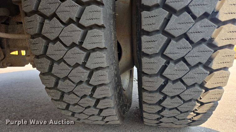 image for item DX7267 2009 Ford F550 box truck