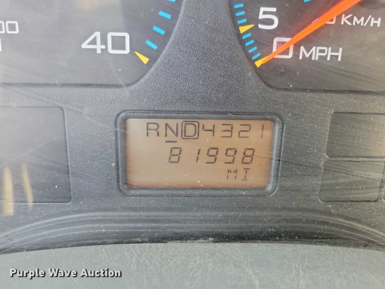 image for item DX7268 2004 International  7400 water truck