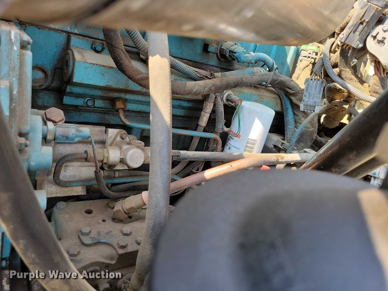 image for item DX7268 2004 International  7400 water truck