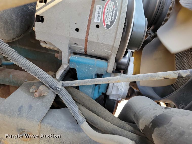 image for item DX7268 2004 International  7400 water truck