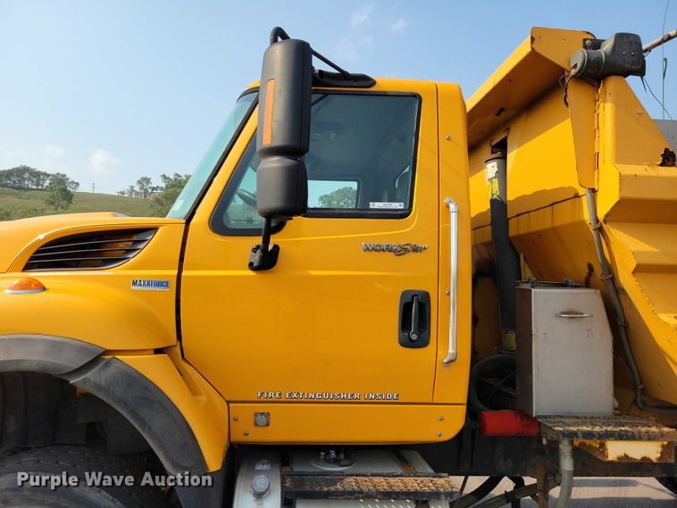 image for item DX7269 2012 International  7500 dump truck