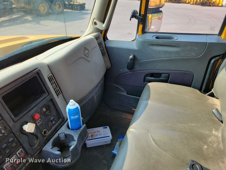 image for item DX7269 2012 International  7500 dump truck