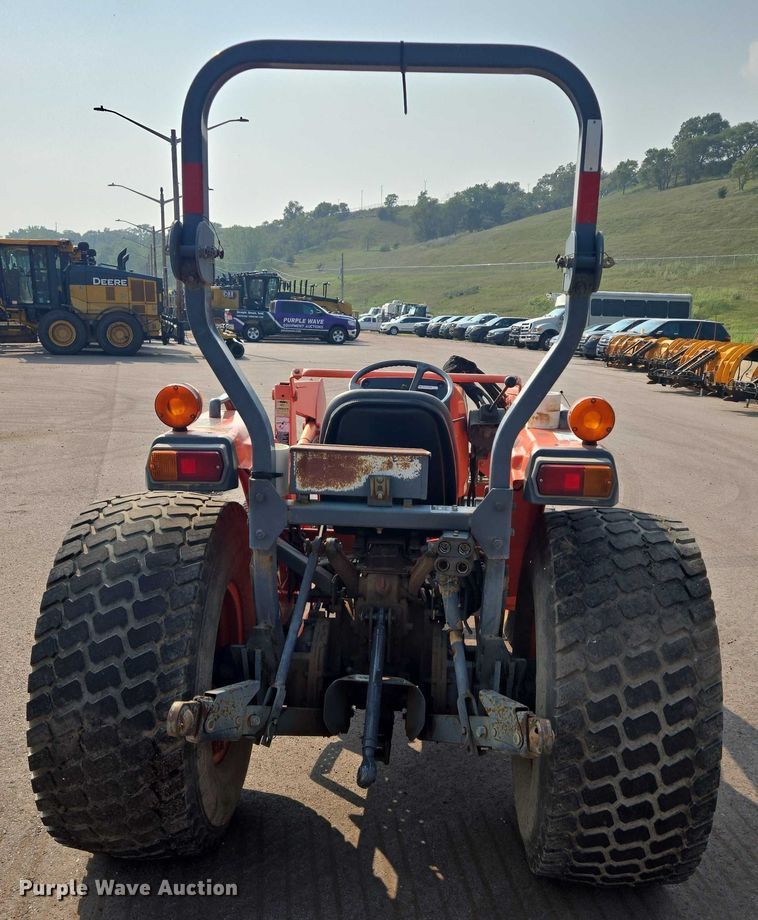 image for item DX7270 2003 Kubota MX5000E tractor