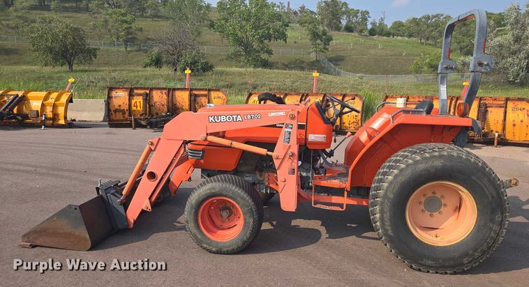 image for item DX7270 2003 Kubota MX5000E tractor