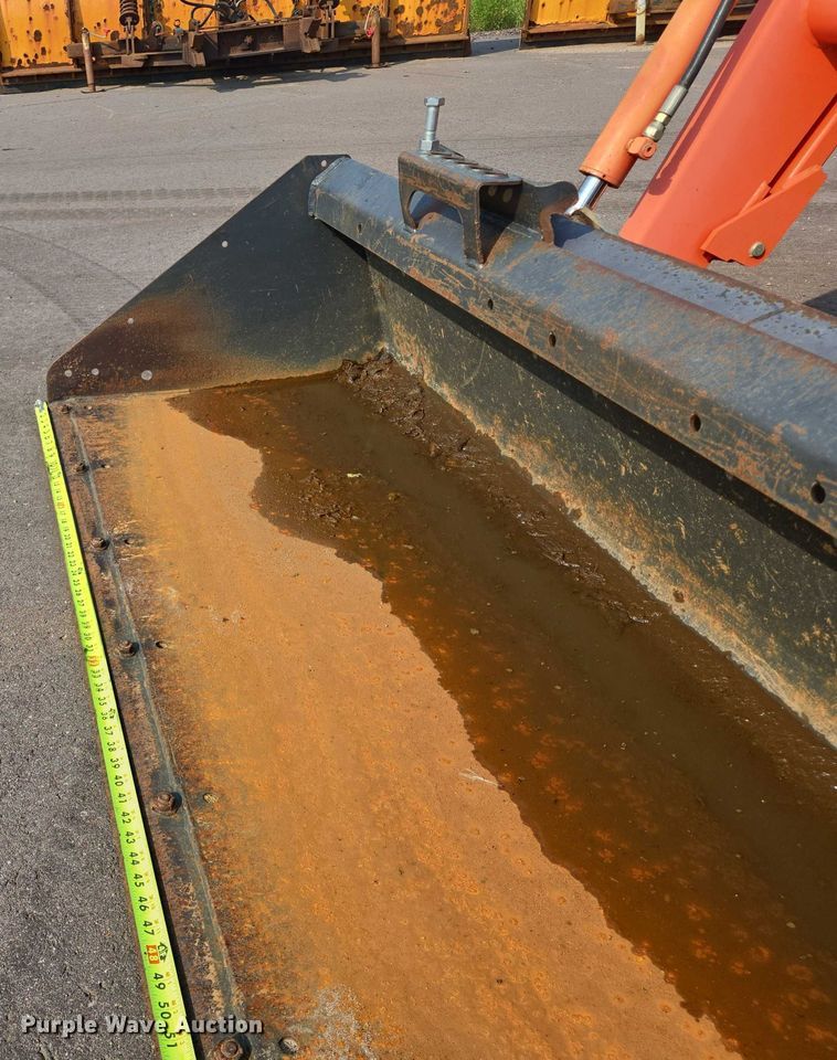 image for item DX7270 2003 Kubota MX5000E tractor