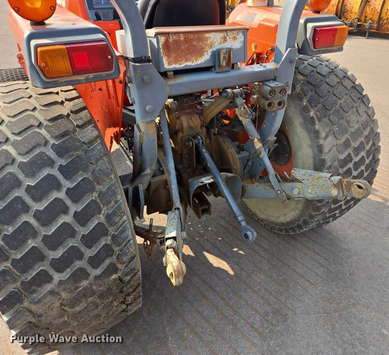 image for item DX7270 2003 Kubota MX5000E tractor