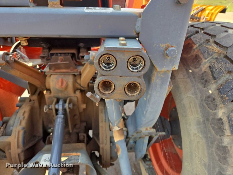 image for item DX7270 2003 Kubota MX5000E tractor