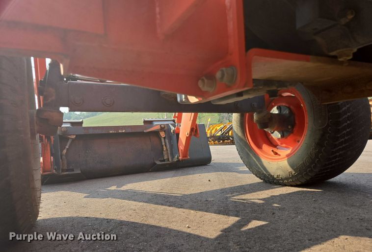 image for item DX7270 2003 Kubota MX5000E tractor