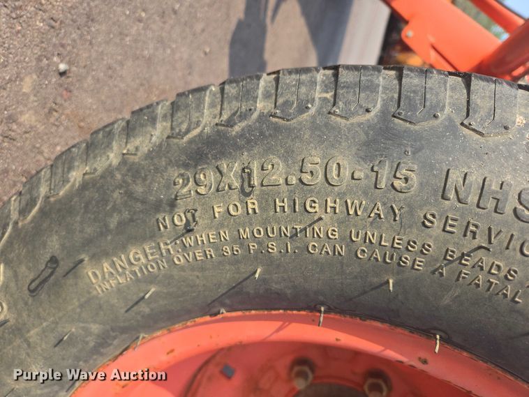 image for item DX7270 2003 Kubota MX5000E tractor