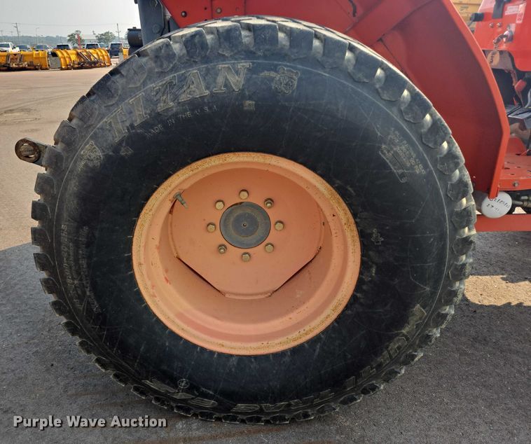 image for item DX7270 2003 Kubota MX5000E tractor