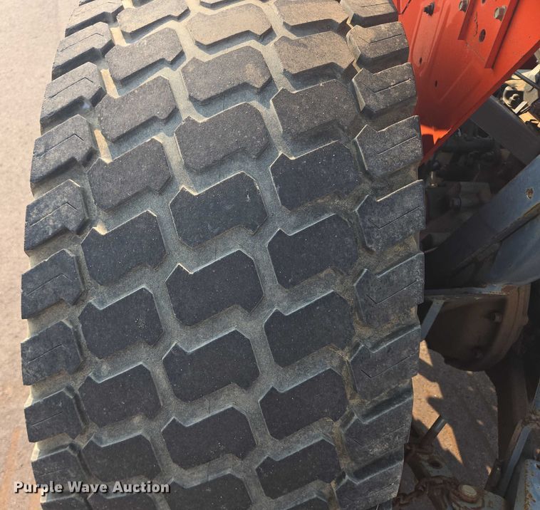 image for item DX7270 2003 Kubota MX5000E tractor