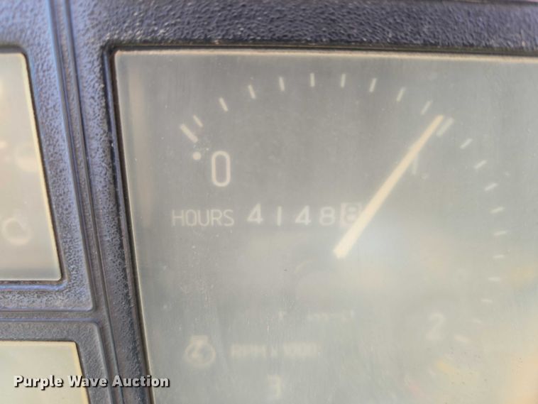 image for item DX7271 1991 Case International 595 tractor