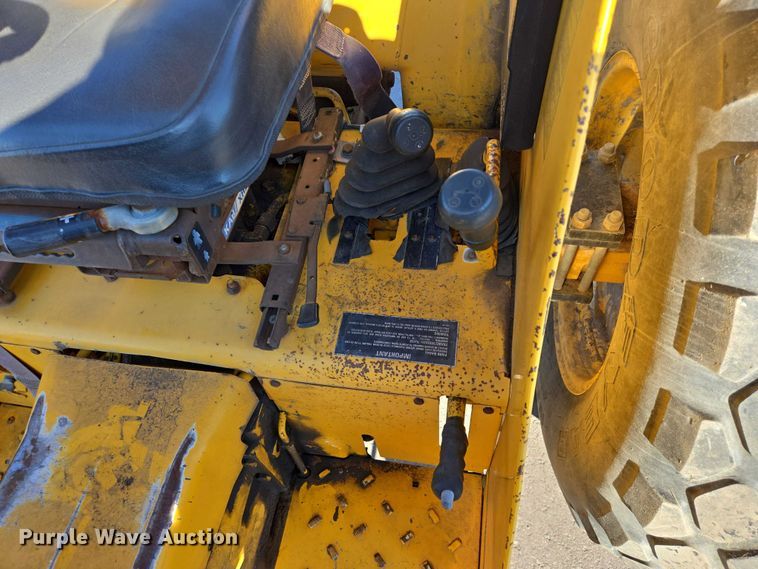 image for item DX7271 1991 Case International 595 tractor