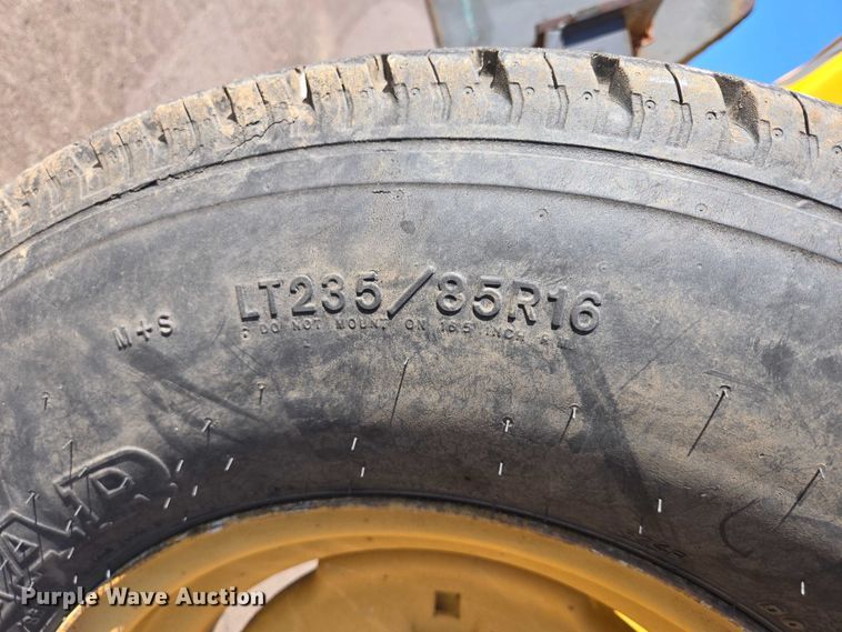 image for item DX7271 1991 Case International 595 tractor