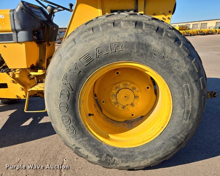 image for item DX7271 1991 Case International 595 tractor