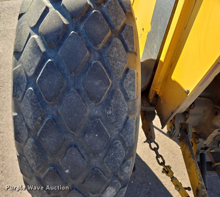 image for item DX7271 1991 Case International 595 tractor