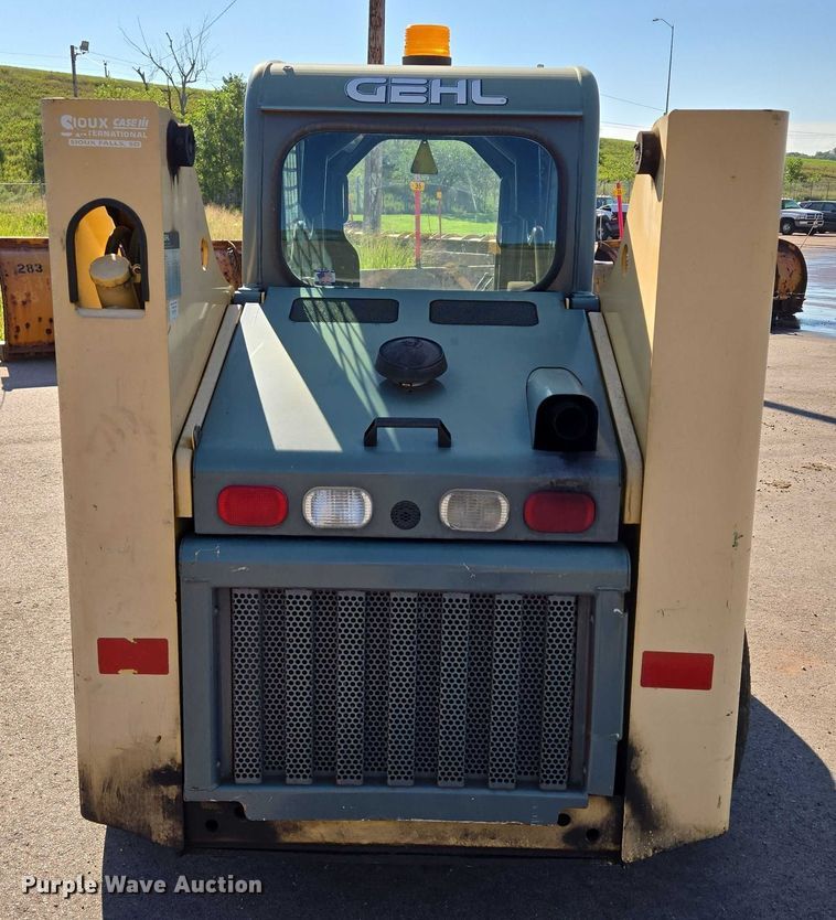 image for item DX7273 2005 Gehl 5640 Turbo skid steer loader