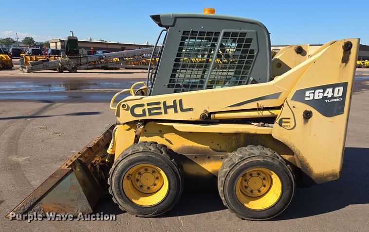 image for item DX7273 2005 Gehl 5640 Turbo skid steer loader