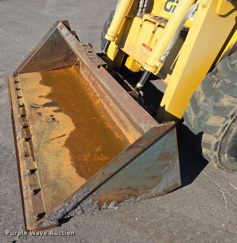 image for item DX7273 2005 Gehl 5640 Turbo skid steer loader