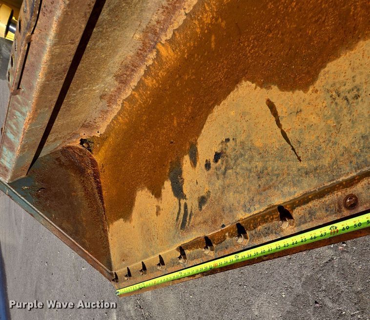 image for item DX7273 2005 Gehl 5640 Turbo skid steer loader