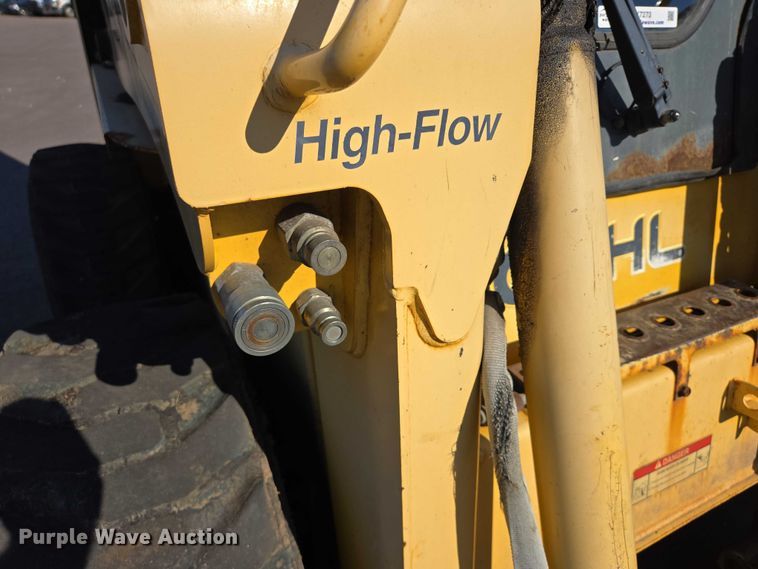 image for item DX7273 2005 Gehl 5640 Turbo skid steer loader